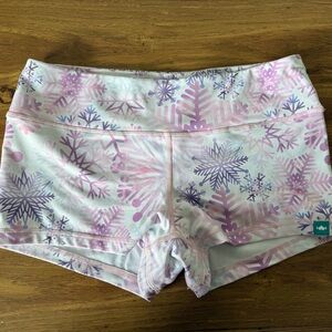 WOD Bottom Snowflake Shorts Large